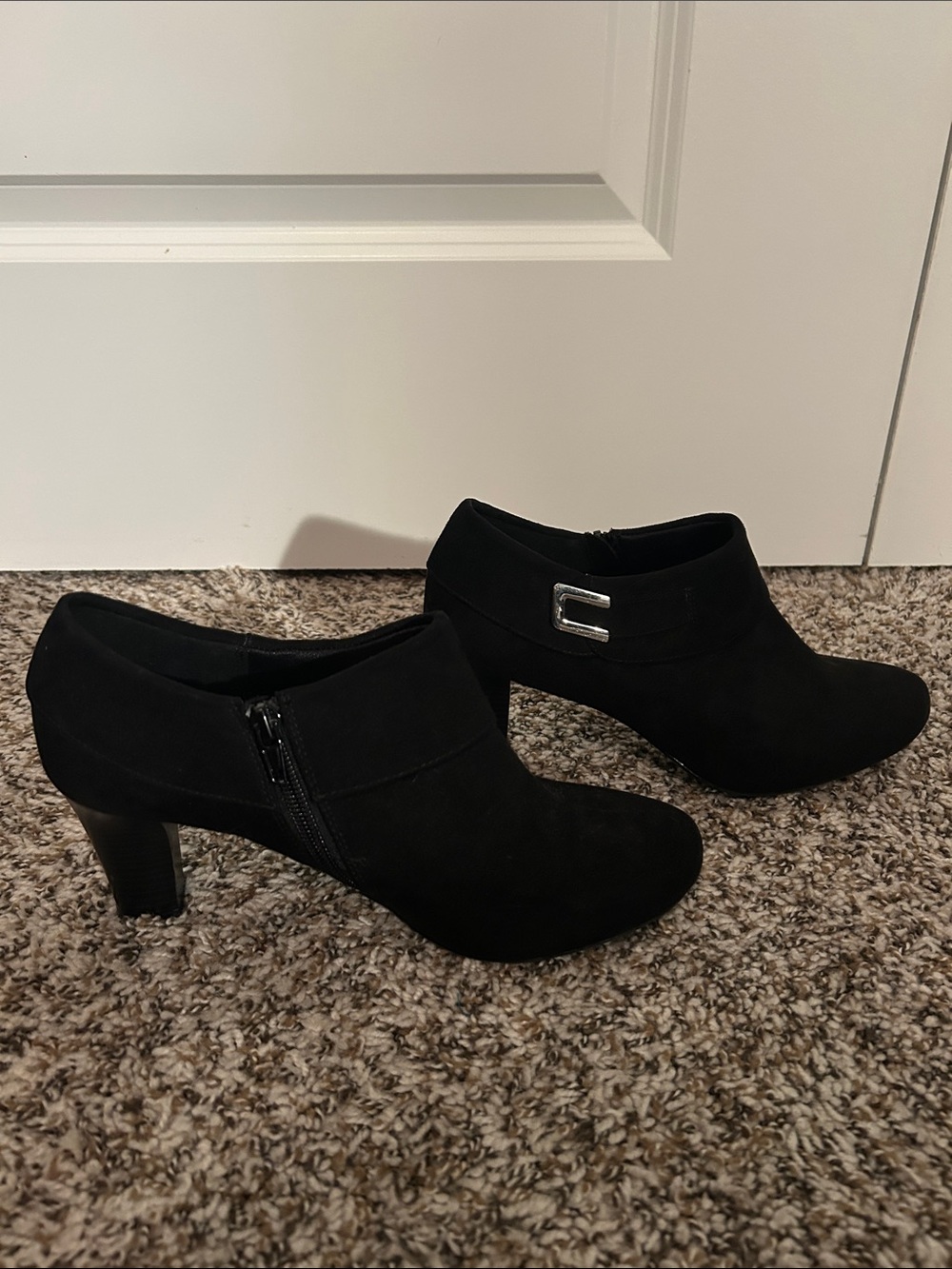Aubrey Lynn Black Suede Ankle Booties with Side Zip size 9